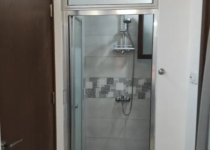 Old Stone Boutique *