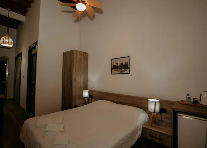 Old Stone Boutique ニコシア