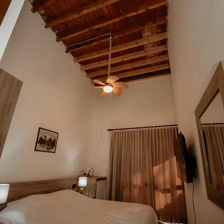 Old Stone Boutique *