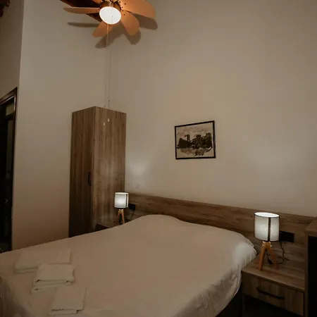 Old Stone Boutique 니코시아