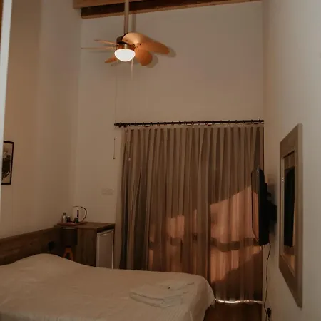 Old Stone Boutique 니코시아